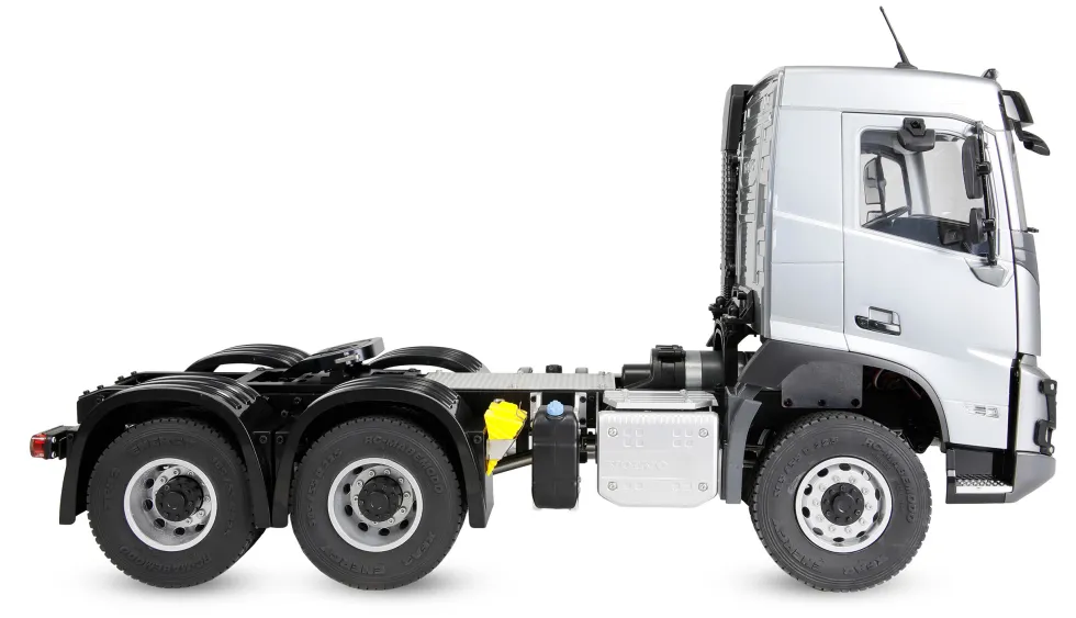 Amewi Volvo FMX E013 Zugmaschine 6x4 1:14 RTR silber