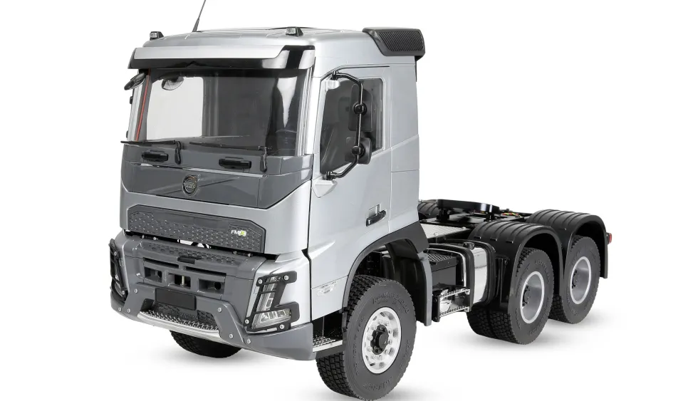 Amewi Volvo FMX E013 Zugmaschine 6x4 1:14 RTR silber