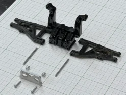 Pinebeach Front Hinge Pin Brace für Tamiya DT-02